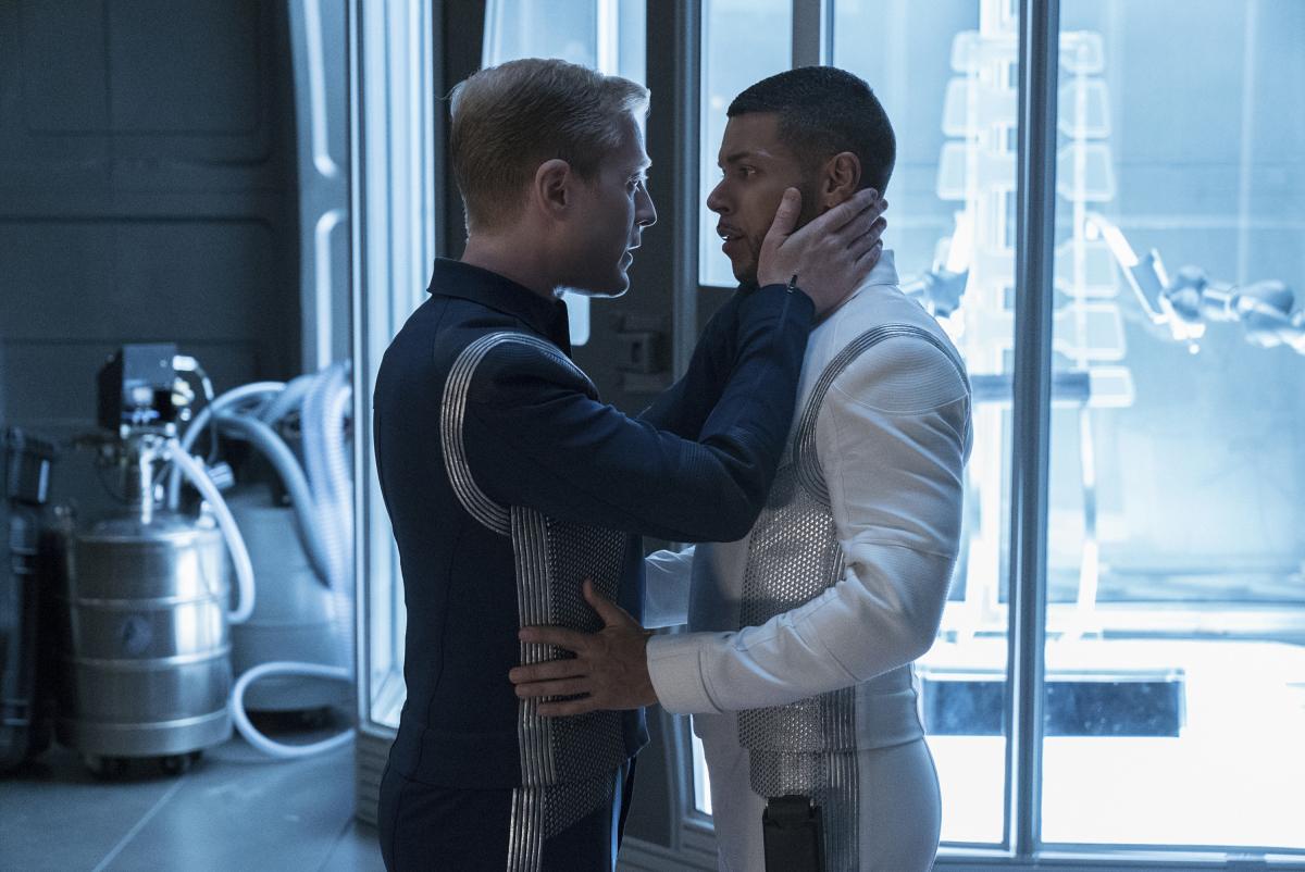 Star Trek Discovery Tonight: Wilson Cruz Plays Dr. Hugh Culber ...