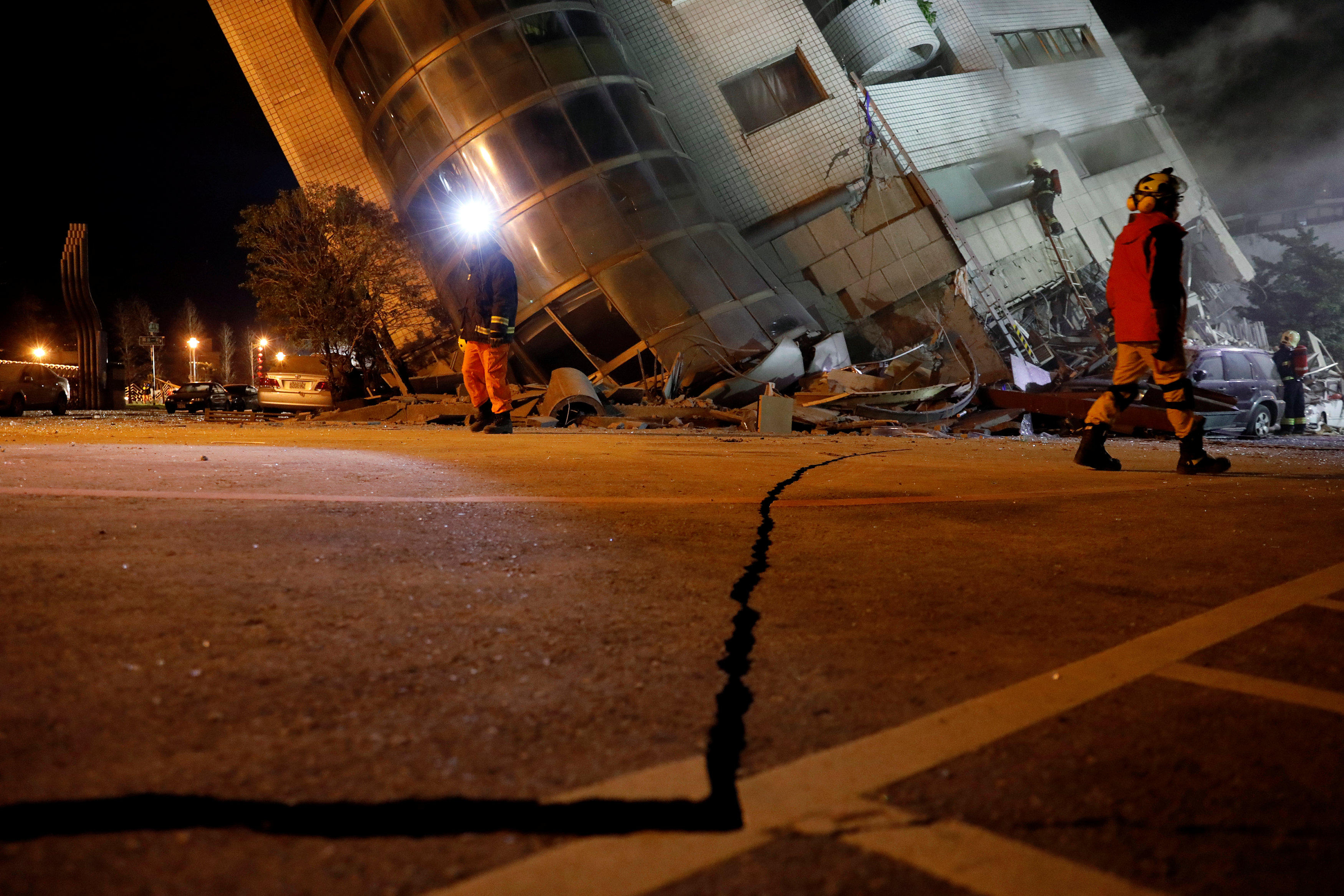 菲律宾吕宋岛发生7级地震并引发山体滑坡，已致4死60伤_快看_澎湃新闻-The Paper