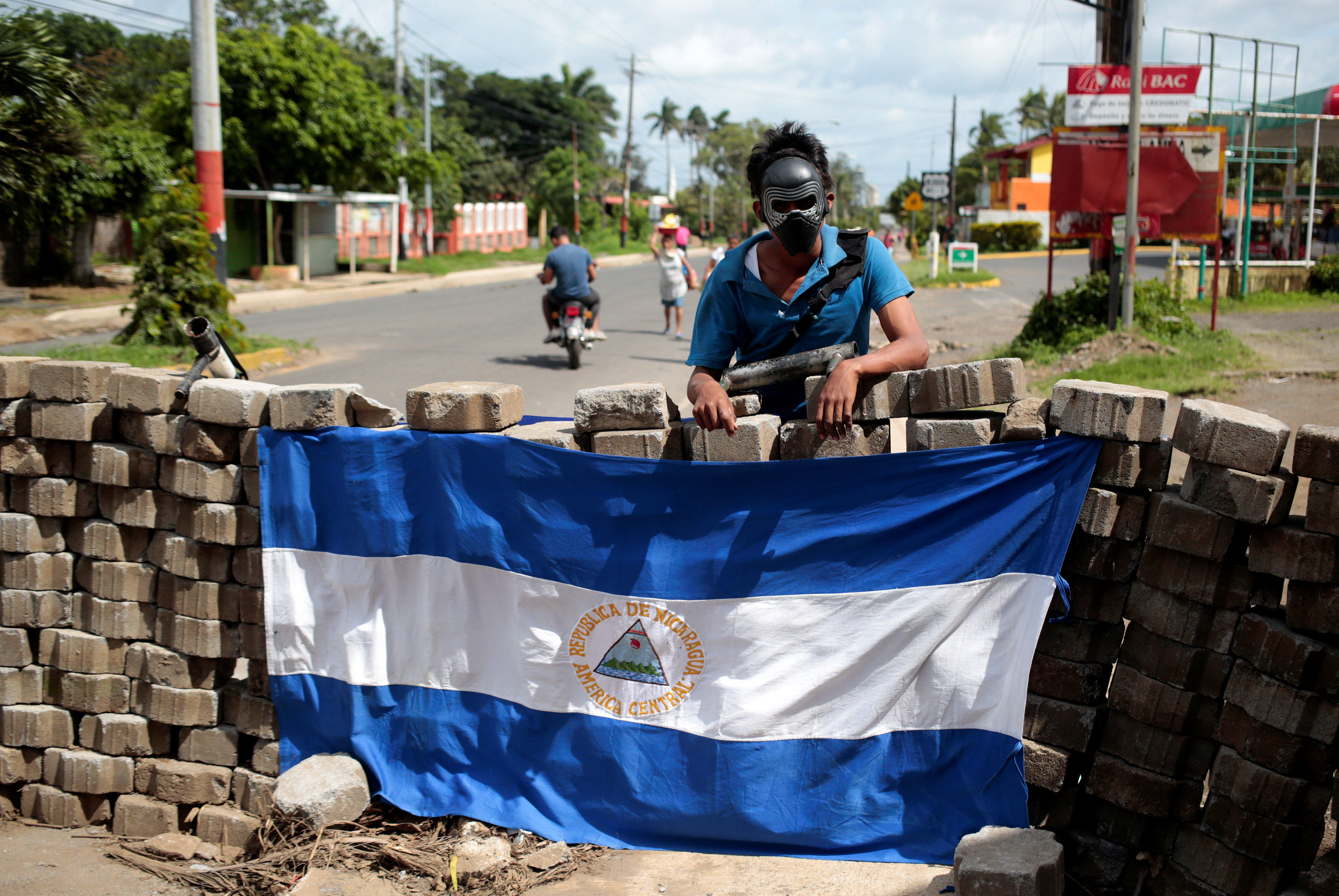 U.S. orders nonemergency government personnel to leave Nicaragua CBS