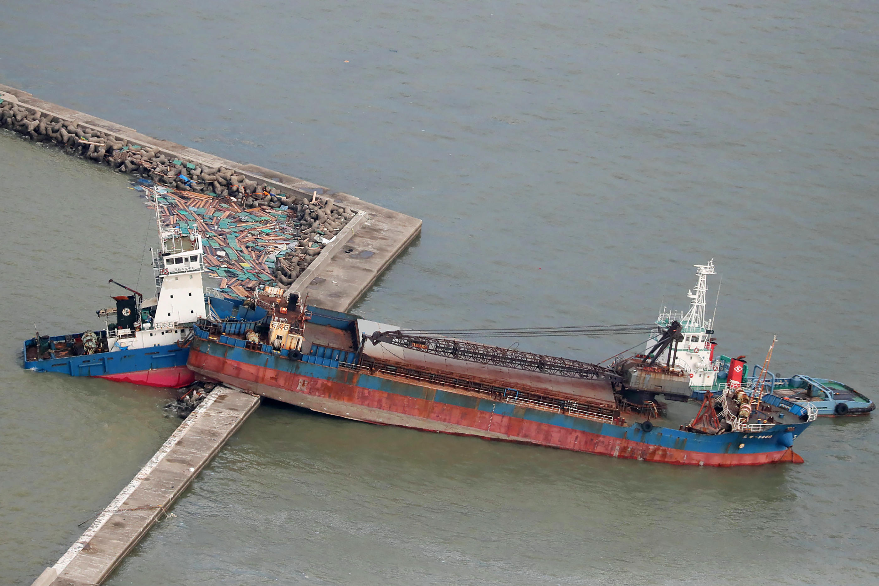 Japan Typhoon Jebi death toll hits 11 as Kansai International Airport