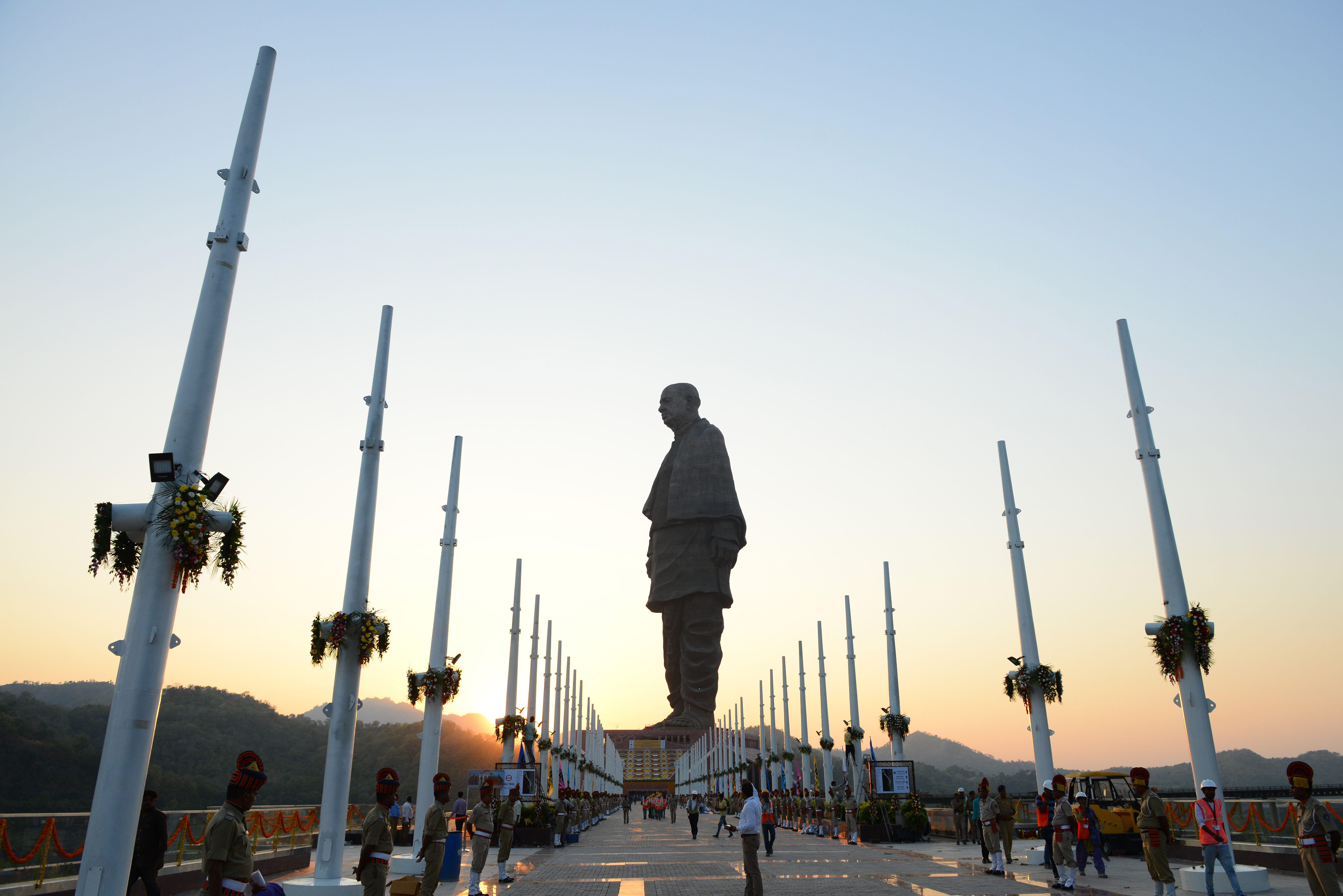 World s Tallest Statue Unveiled In India CBS News