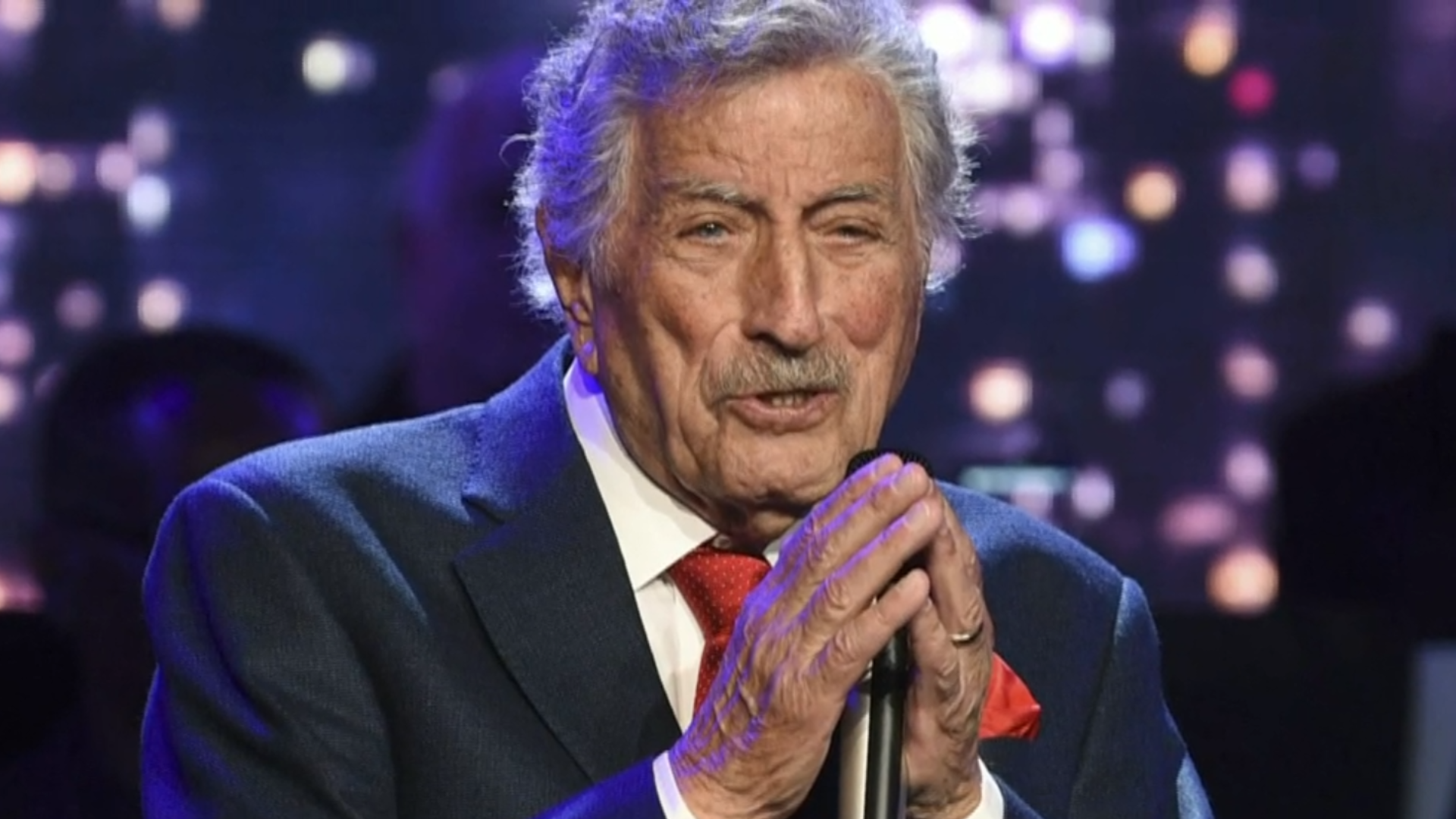Tony Bennett's family reveals the 94-year-old singer has Alzheimer's 