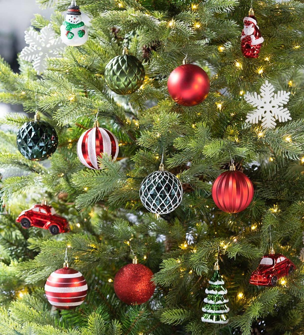 Vintage-style shatterproof Christmas tree ornament set 