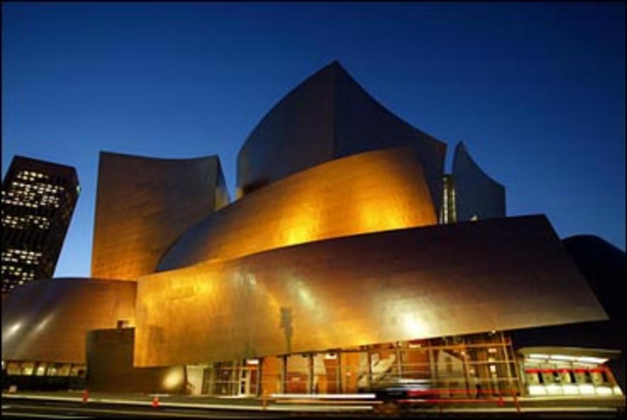 Концертный зал уолта диснея. Лос Анджелес концертный зал Уолта Диснея. Концертный зал Уолта Диснея (Лос-Анджелес, Калифорния, США). Фрэнк Гери концертный зал Уолта Диснея. Здание концертного зала имени Уолта Диснея в Лос-Анджелесе.