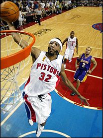 2004 NBA Finals Game 5 CBS News