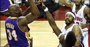 2004 NBA Finals: Game 5 - Photo 1 - CBS News