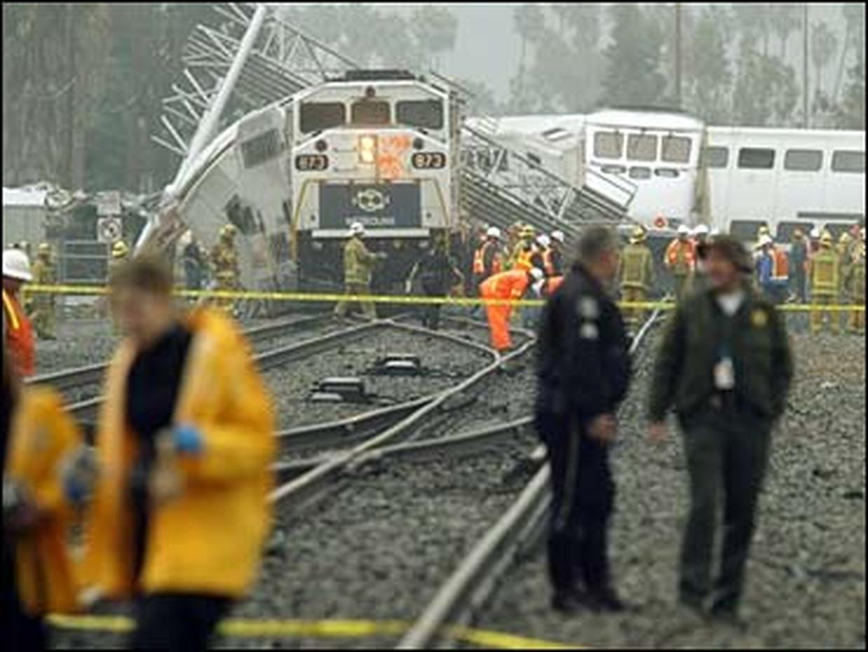 Glendale Train Derailment Photo 18 CBS News