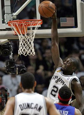 2005 NBA Finals: Game 02 - CBS News