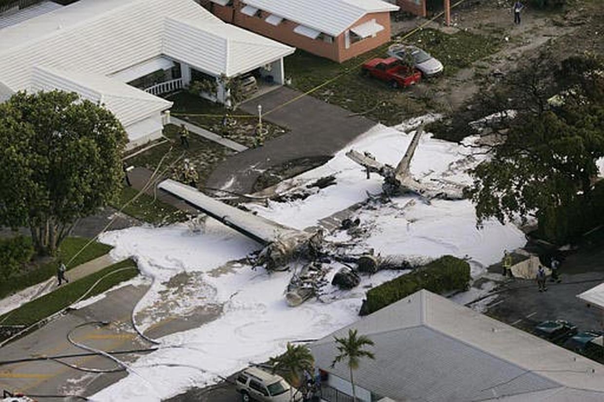 Plane Crashes On Street Photo 7 Pictures CBS News