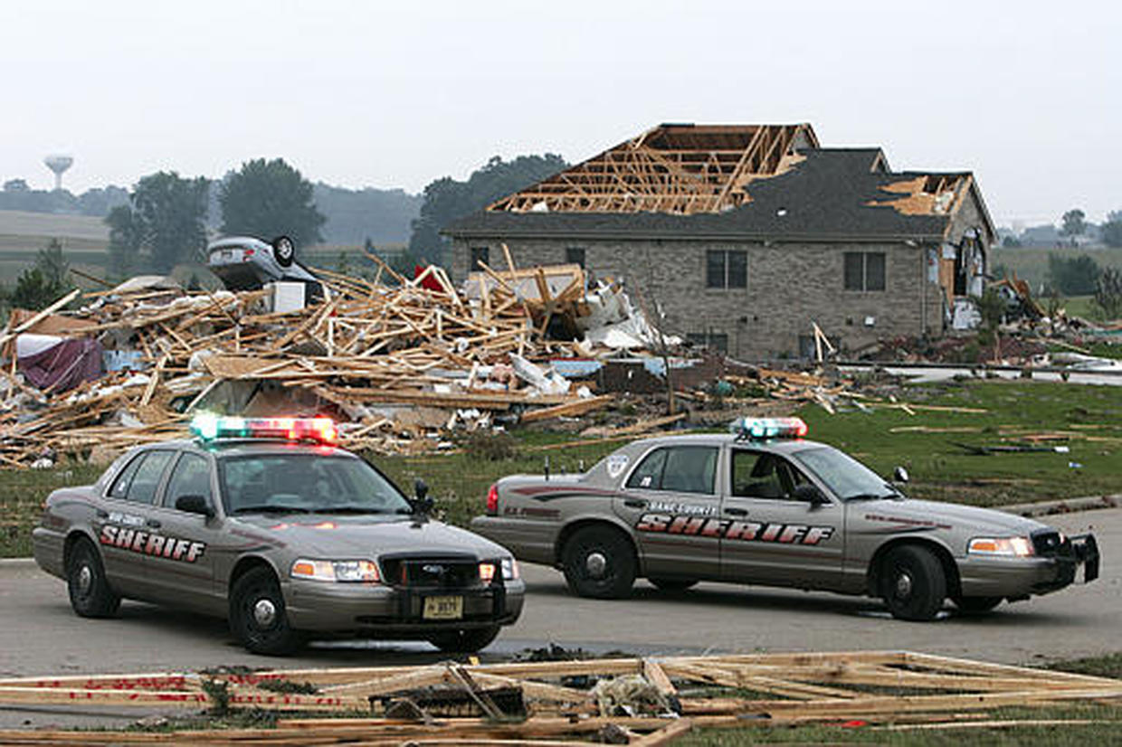Wisconsin Tornado Photo 1 CBS News