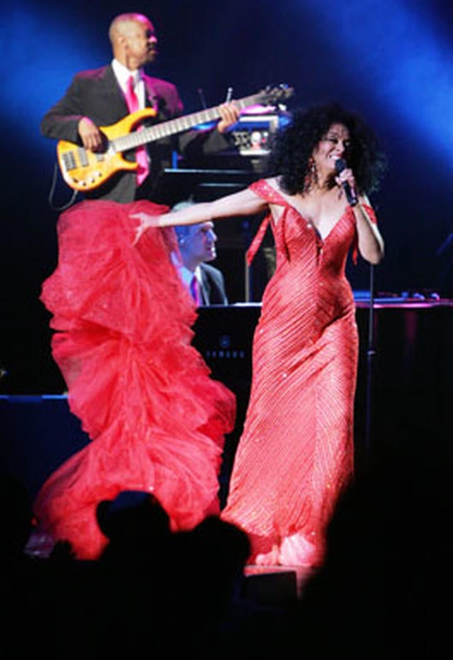 Lady Sings In Red Photo 8 Pictures CBS News