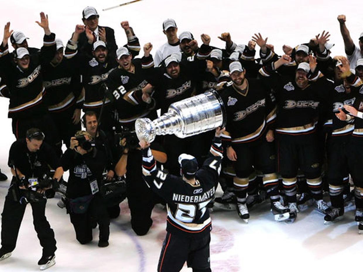 Stanley Cup Finals Game 5 Photo 9 Pictures Cbs News 