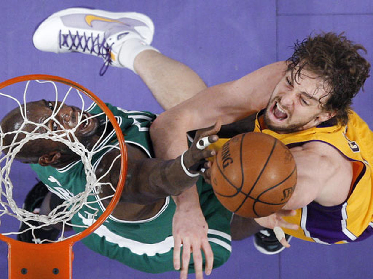 2008 NBA Finals: Game 3 - Photo 2 - Pictures - CBS News