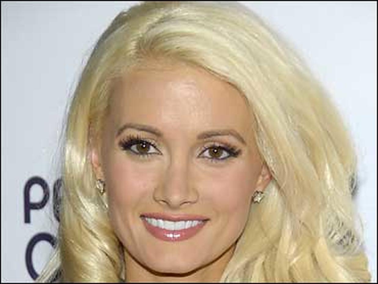 Holly Madison Photo 14 Pictures Cbs News 