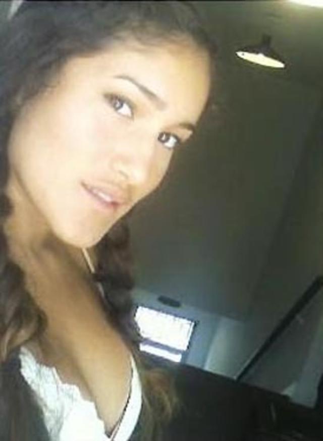 Q Orianka Kilcher Arrested At The White House Cbs News
