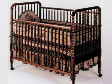 crib with movable side