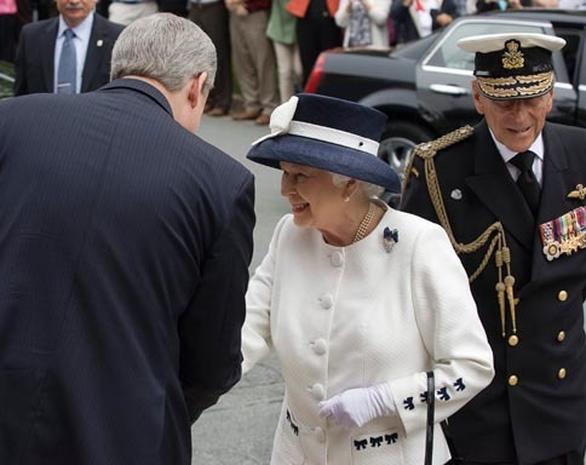 queen elizabeth visits to canada