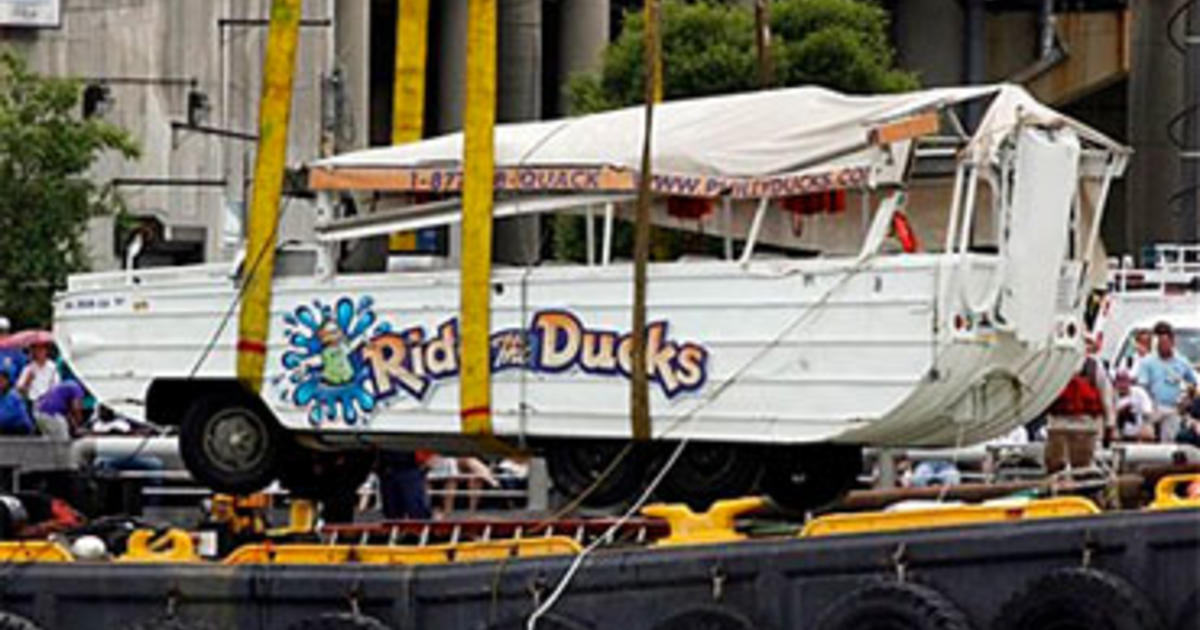 Bodies of 2 Duck Boat Crash Victims ID'd - CBS News