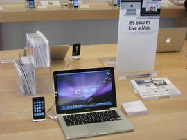 Cult of Mac says an NFC-equipped iPhone could transfer home desktop data and settings to a remote Mac.