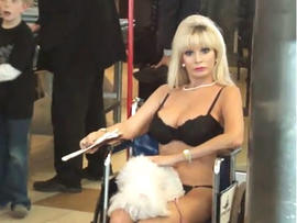 Oklahoma Woman Tammy Banovac Tries to Go Through Airport Security in Bra and Panties, Gets Sent Home