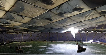 Dome Collapse Moves Nfl Game To Detroit Cbs News