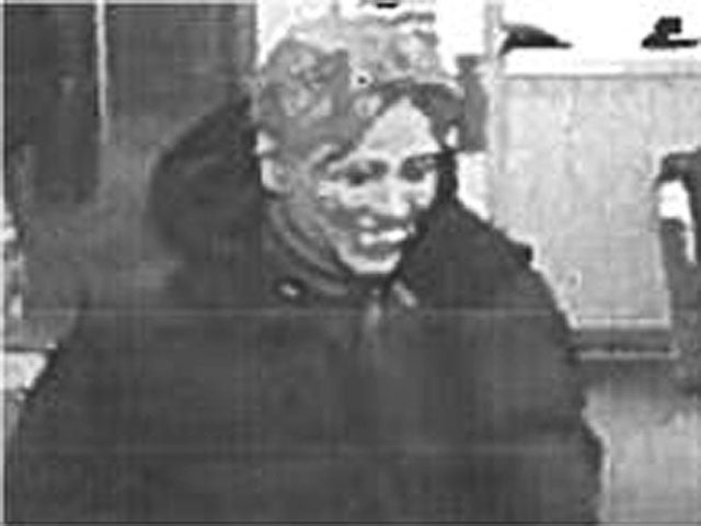 Hillary ClintonMasked Man Robs Northern Virginia Bank at Gunpoint