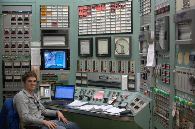 f control MIT's room CBS  Control News   Nuclear Reactor Pictures
