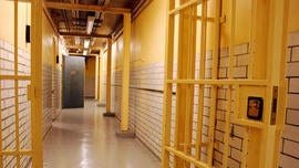 Computer glitch releases 450 violent California prisoners