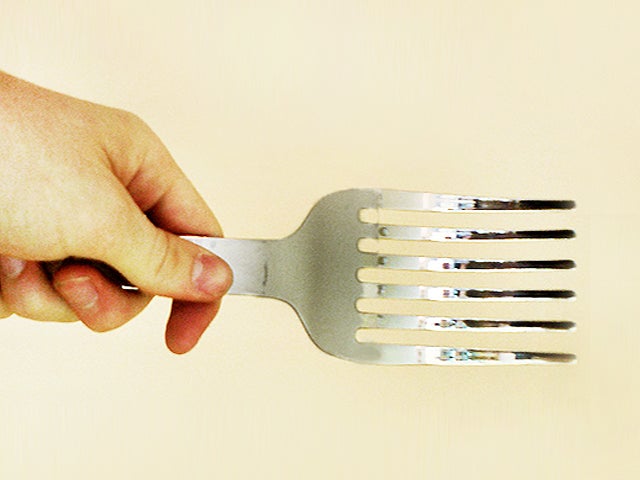 Big fork could be key to small waistline, study says CBS News