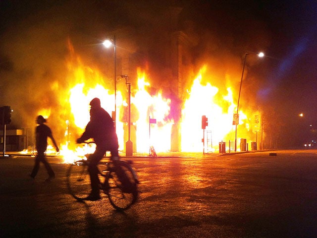Tottenham Riots Lead To 160 Arrests Cbs News