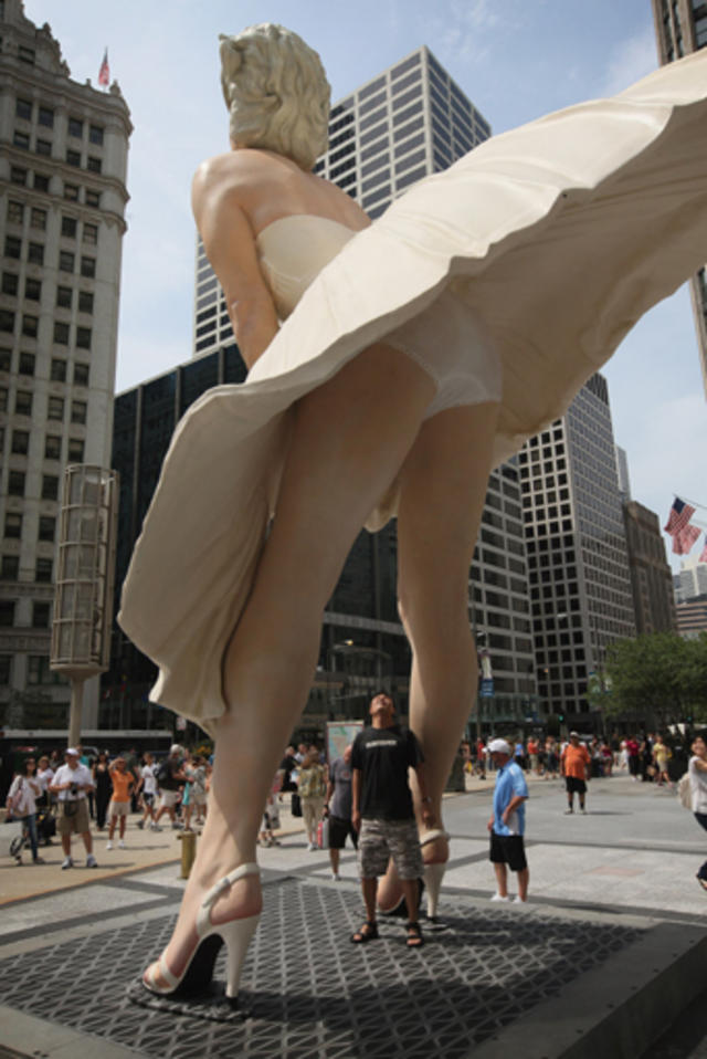 Up Skirt Marilyn Monroe Statue Art Or Trash Cbs News