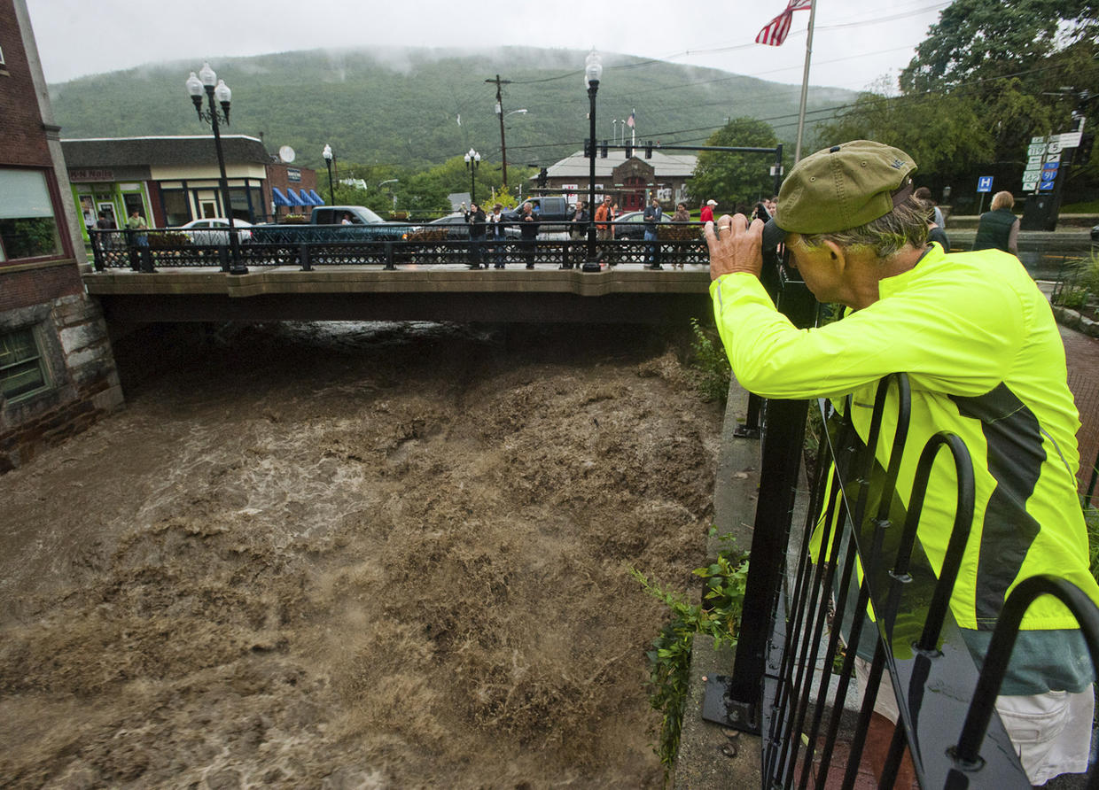 Vt. battles epic floods in wake of Irene CBS News