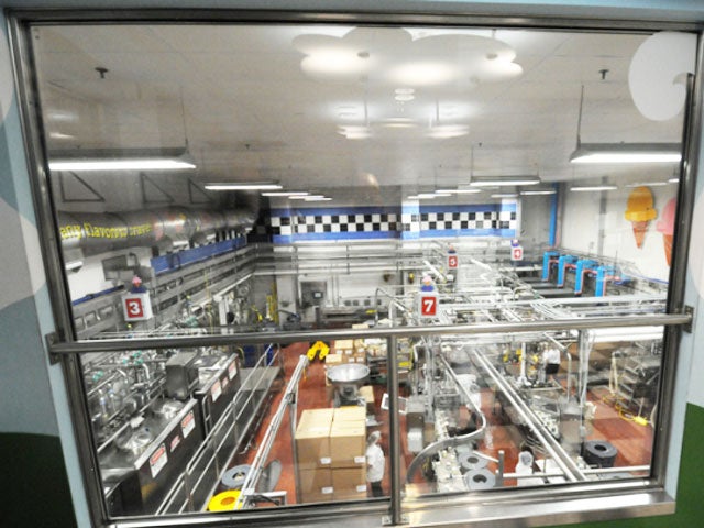 How Ben & Jerry's make a pint of ice cream - CBS News