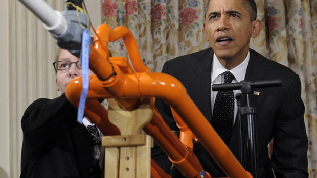 Obama hosts White House science fair 