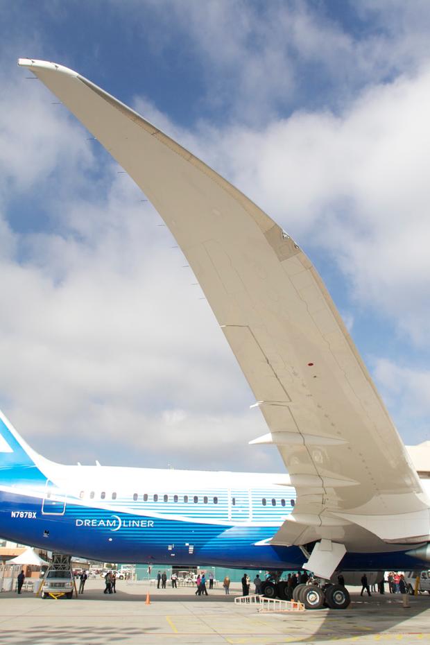 Boeing 787 'Dream Tour' Comes To Long Beach 