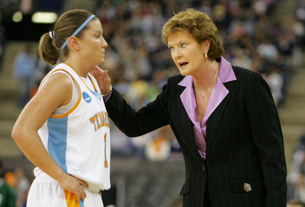 Pat Summitt, winningest coach in Division I college basketball, dead at