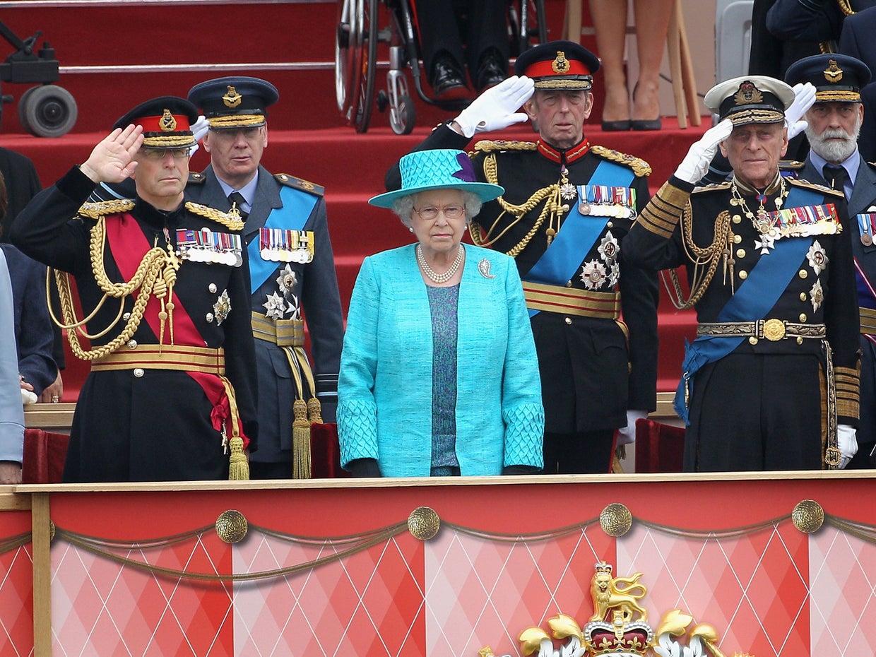 Military parade for queen's jubilee CBS News