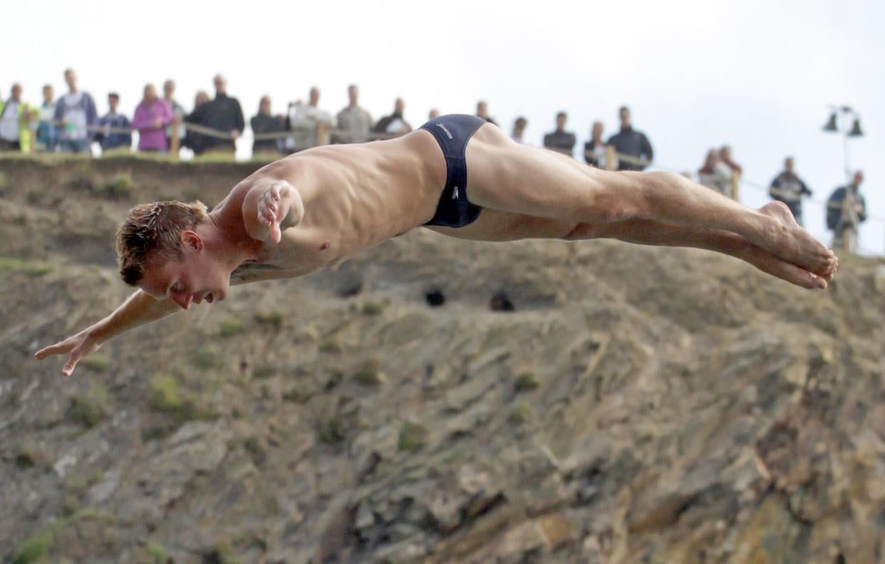 Red Bull Cliff Diving Competition Photo 18 CBS News