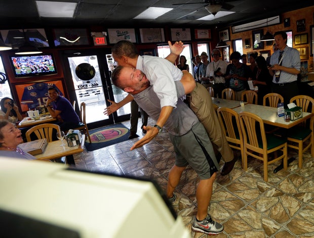 Bear Hug Pizza Man Becomes Subject Of Yelp War Cbs News