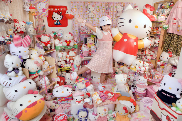 Kando_Asako_-_Largest_Collection_Of_Hello_Kitty_0818.jpg 