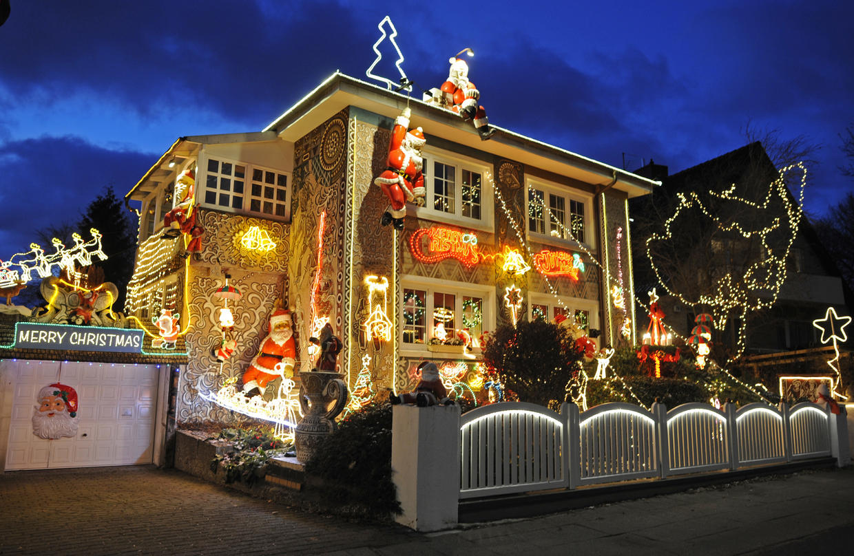 Stunning Christmas lights - CBS News