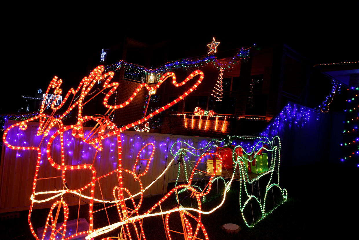 Stunning Christmas lights - Photo 2 - Pictures - CBS News