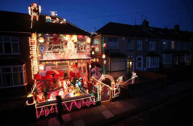 Stunning Christmas lights - CBS News