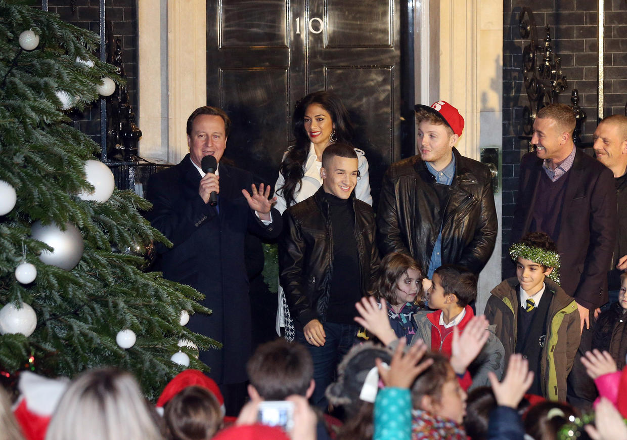 Stars at Christmas - Photo 24 - Pictures - CBS News