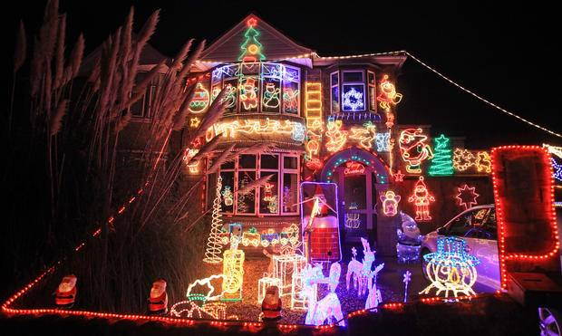 Stunning Christmas lights - Photo 20 - Pictures - CBS News