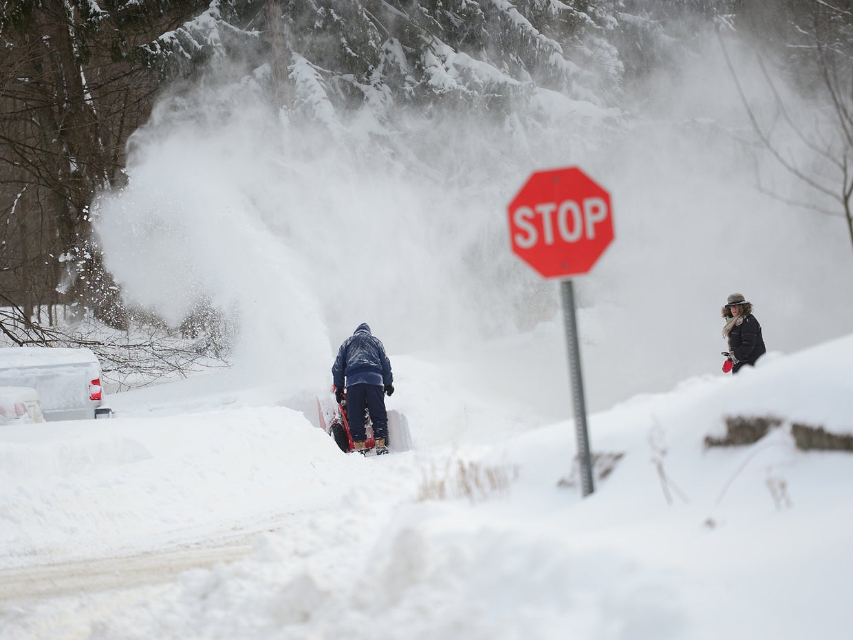 Powerful blizzard descends on Northeast