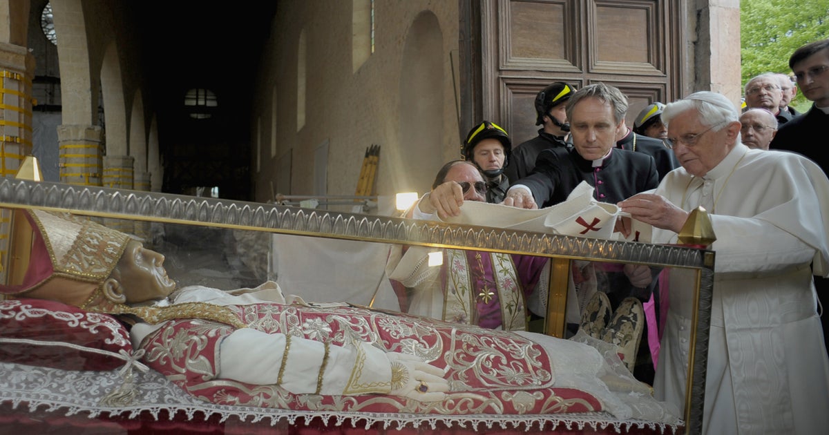 The murky history of papal resignations - CBS News
