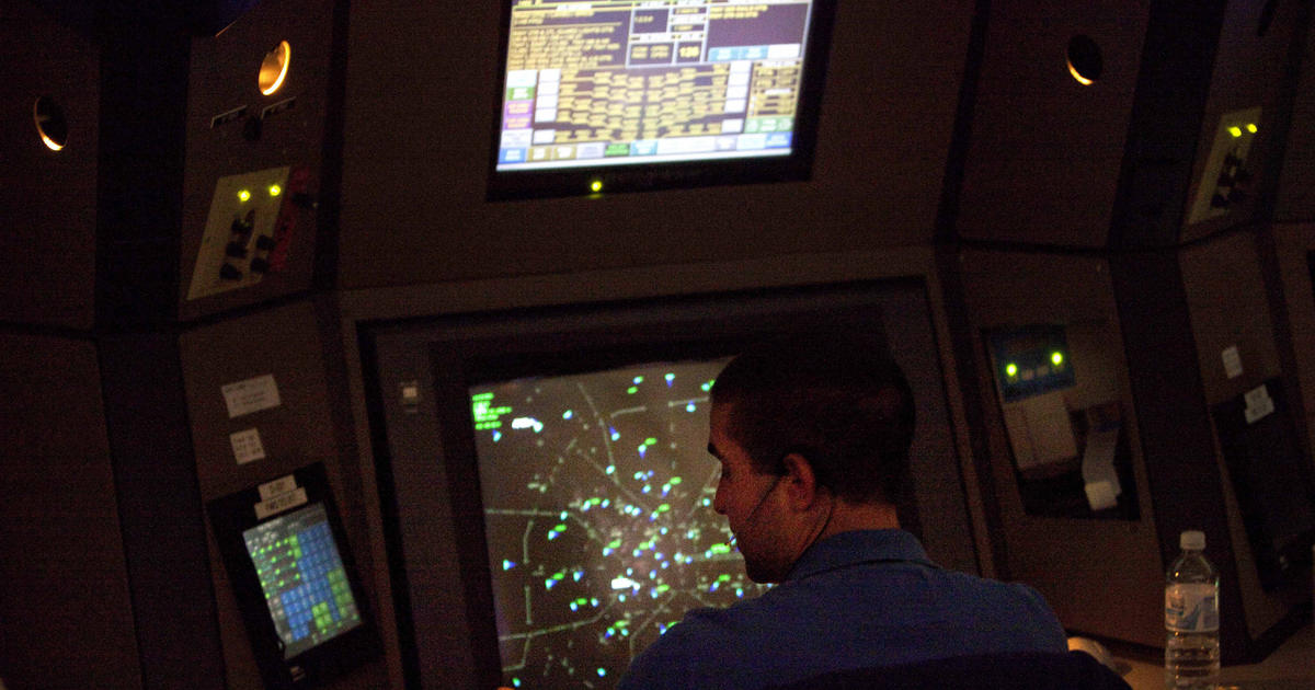faa-cuts-hitting-air-traffic-controllers-how-will-it-affect-you-cbs-news