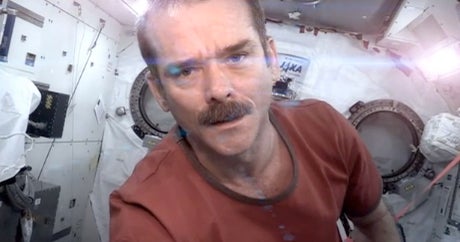 Commander Chris Hadfield Says Farewell To Iss With David Bowie Cover In Space Cbs News