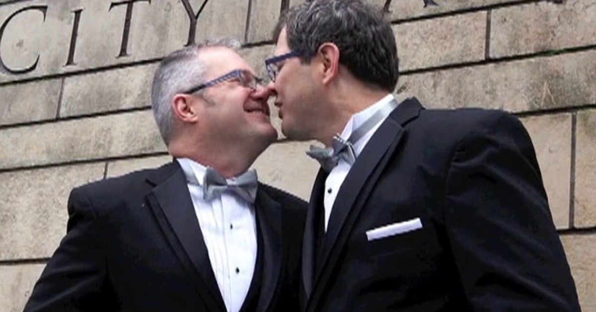 Online articles about gay marriage